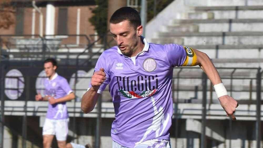Varesina vicinissimo ad un colpo in attacco