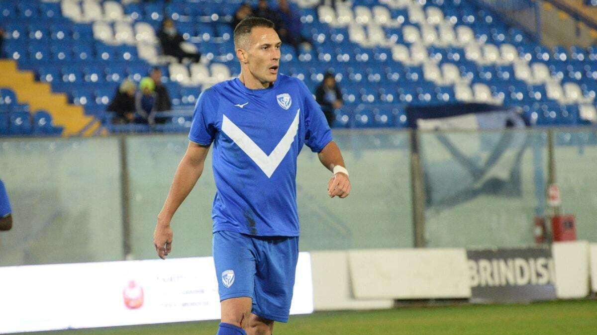 Caso Rajkovic: il Brindisi difende il suo attaccante dopo l'espulsione di Manfredonia