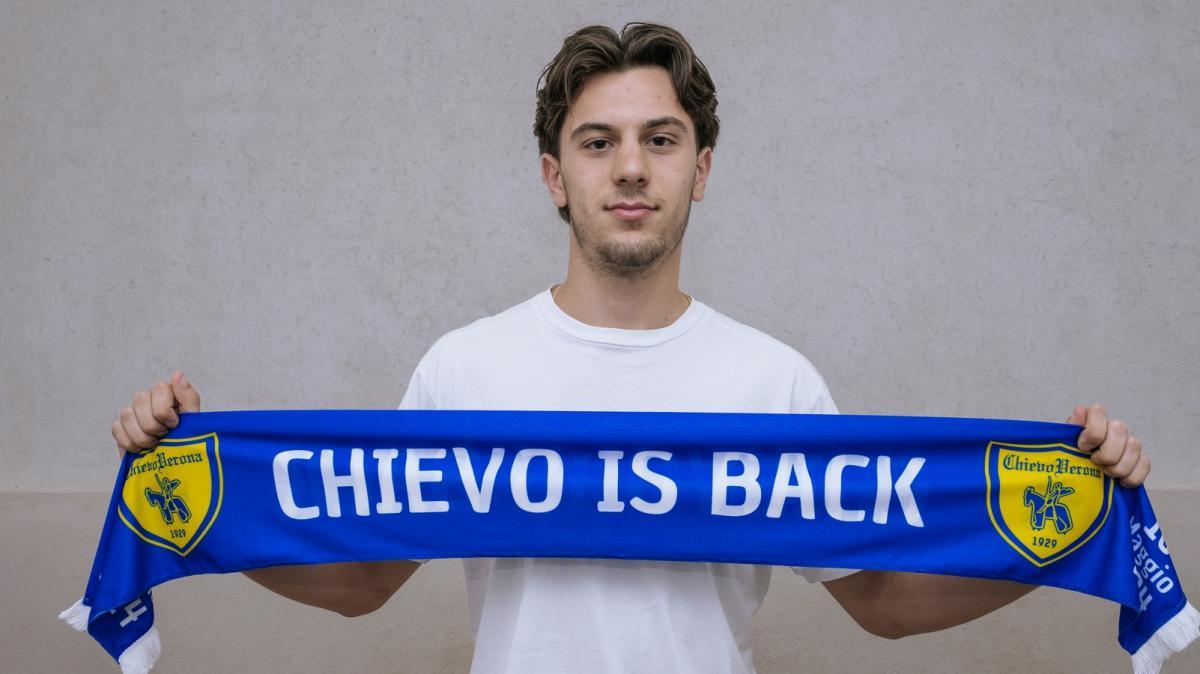 Chievo Verona, colpo per la difesa: arriva il giovane Ioniță dall'Hellas