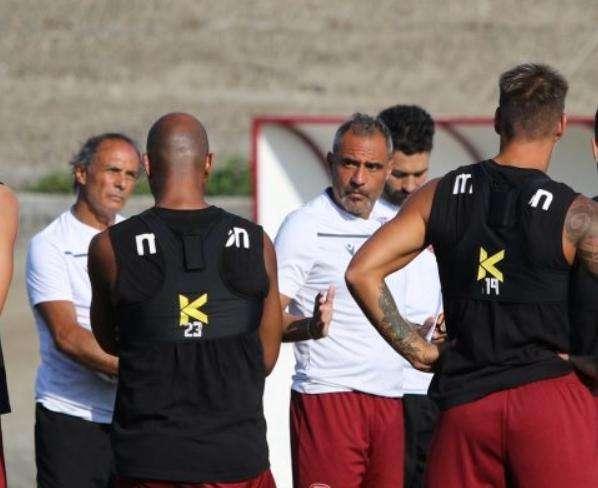 Reggina, partita a tuttocampo nell'ultimo allenamento settimanale