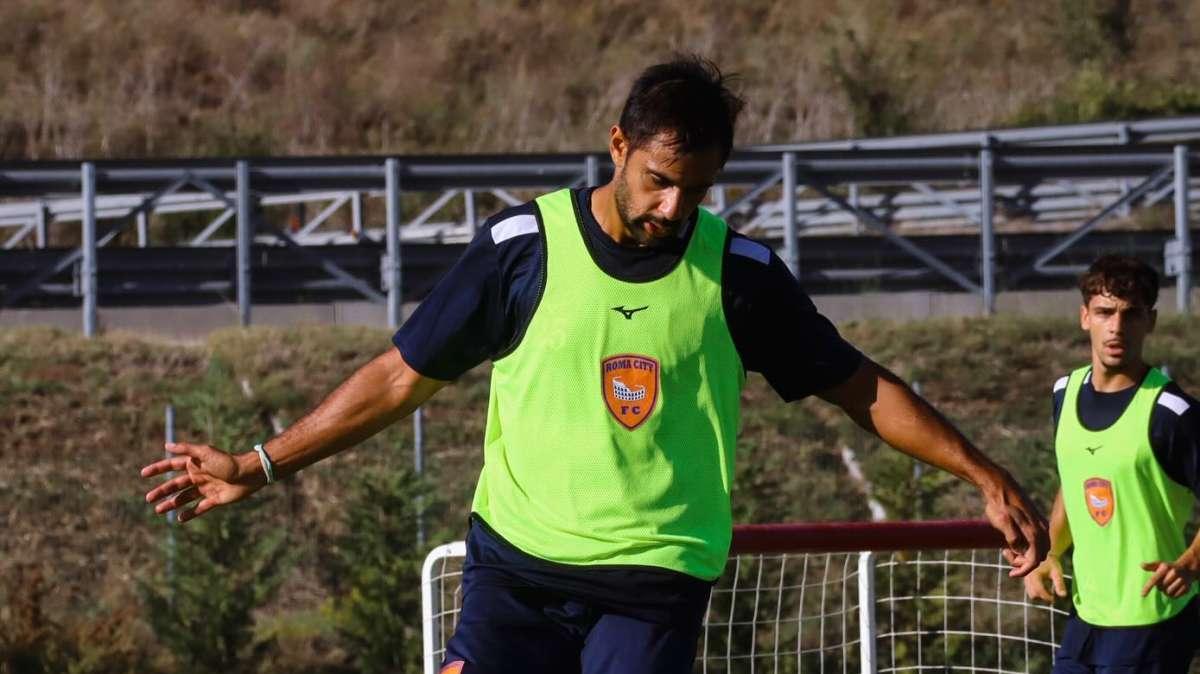 Siracusa, Siena, Livorno ed altre big di D su un bomber da 42 gol nelle ultime due stagioni di D
