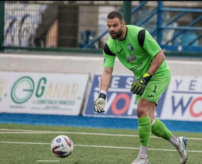 Taranto e Canosa si sfidano sul mercato: i rossoblù accelerano per il portiere Lombardo