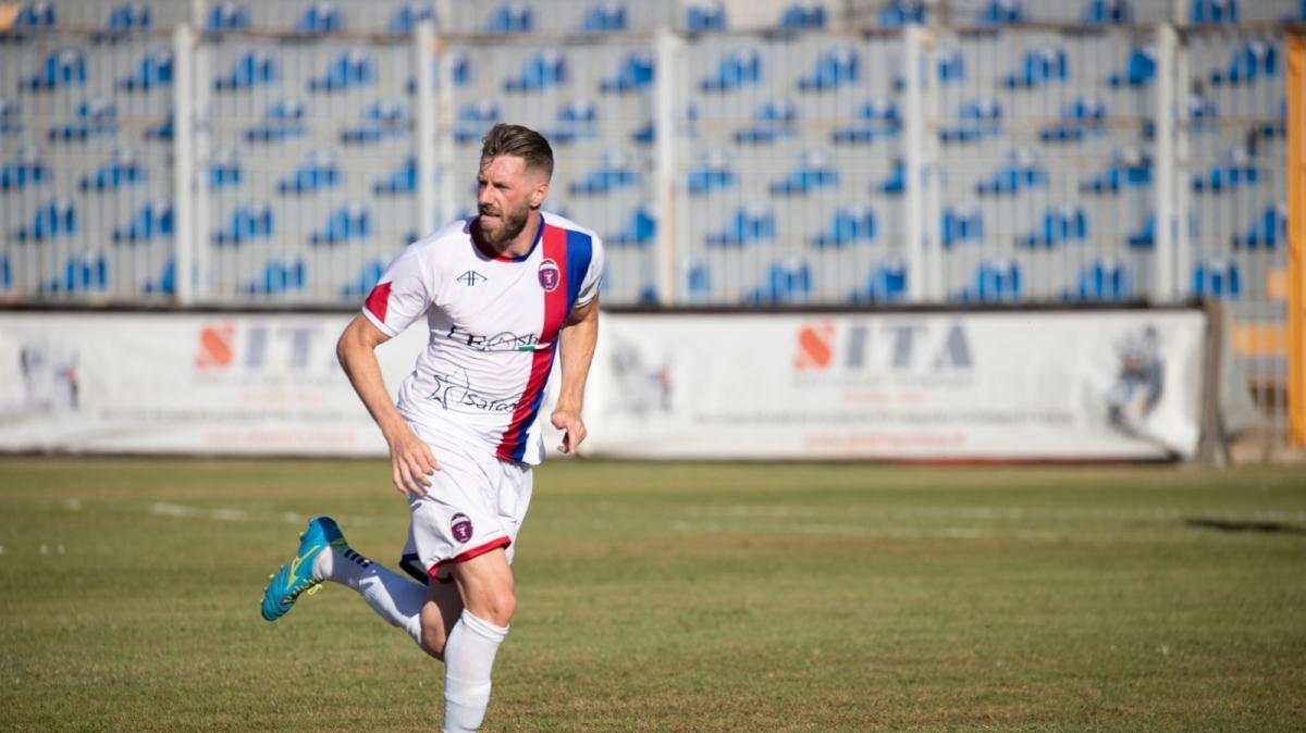 Antonio Sepe conteso in Sicilia: duello di mercato tra Acireale e Messina