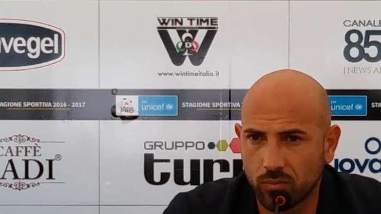 Carrarese, mister Calabro: «Accettiamo la decisione, non cerchiamo alibi: tutti affronteremo le stesse condizioni»