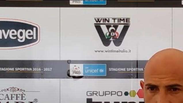 Carrarese, mister Calabro: «Sognavo di giocare davanti a un pubblico così»