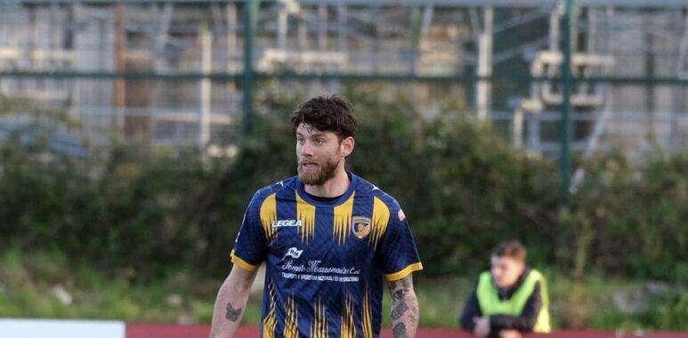 Casarano e Casertana su una colonna del Giugliano