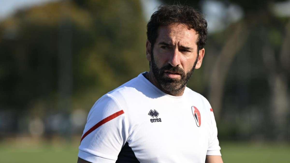 Bari, mister Caserta: «Non contano le parole, ma la partita per ricreare quell’entusiasmo che manca»