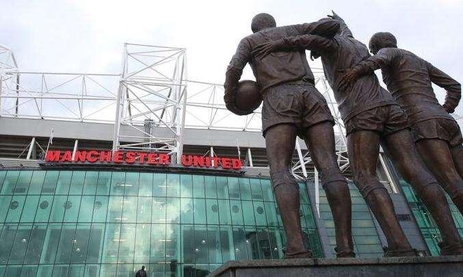 Manchester United in vendita: la nota del club