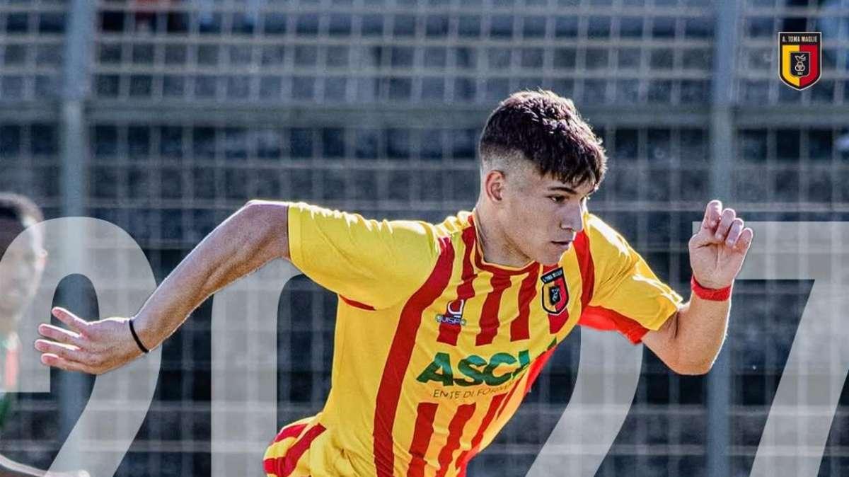 A. Toma Maglie, resta giallorosso il baby bomber Pierluigi Cariddi