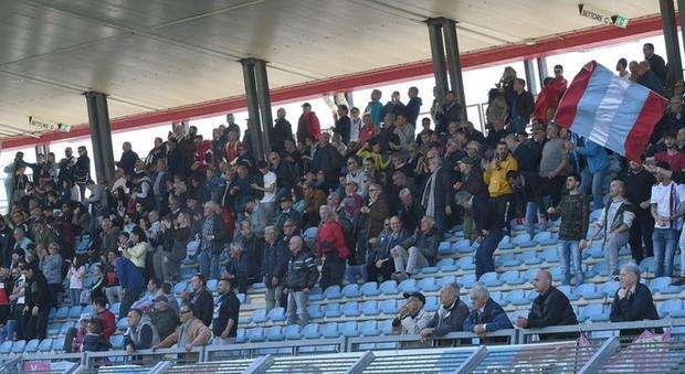 Rieti, stipendi pagati. Ma tre calciatori sono in lista di sbarco