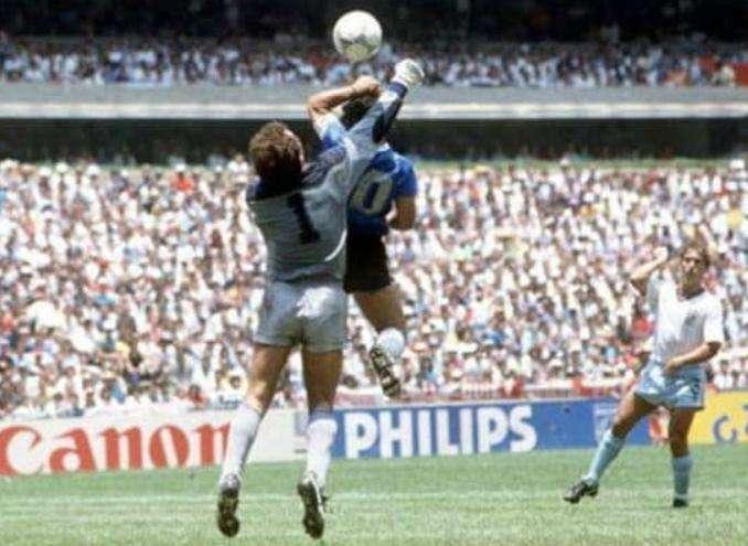 Stasera su La7 Argentina-Inghilterra del 1986 per omaggiare il Dio del calcio