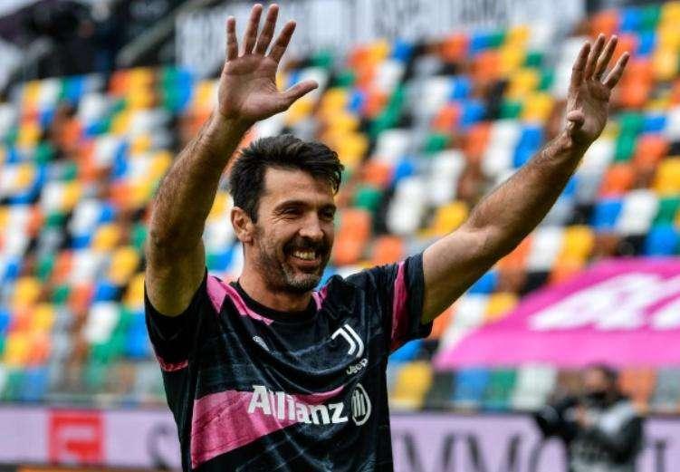 Giangluigi Buffon dice addio alla Juve: «Giusto che tolga il disturbo»