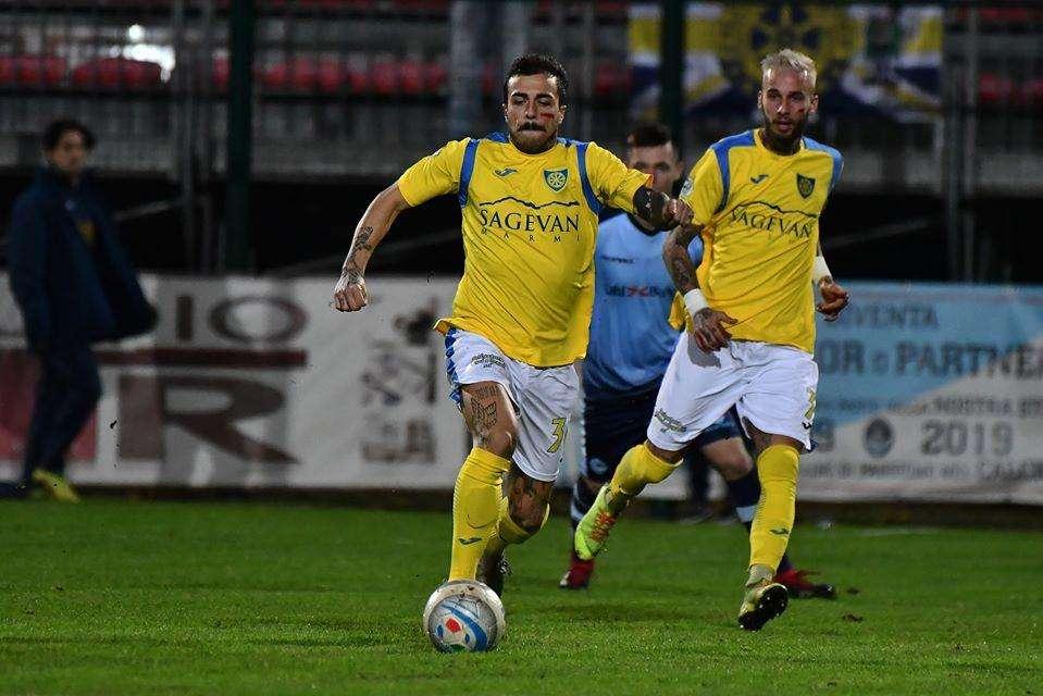 Carrarese, i calciatori: «Vogliamo continuare le nostre battaglie con Baldini»