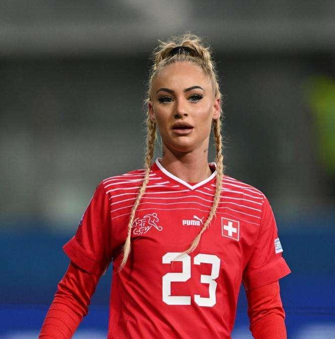 Alisha Lehmann passa al Como Women: «Qui posso essere tutto ciò che sono»