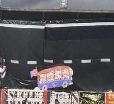 Sicilia - Ecco la simpatica coreografia dei tifosi del Troina per salutare la Serie D