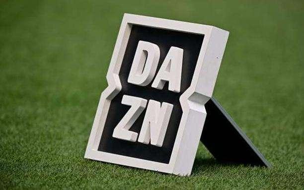 Codacons contro l'aumento di Dazn: «Consumatori carne da macello»