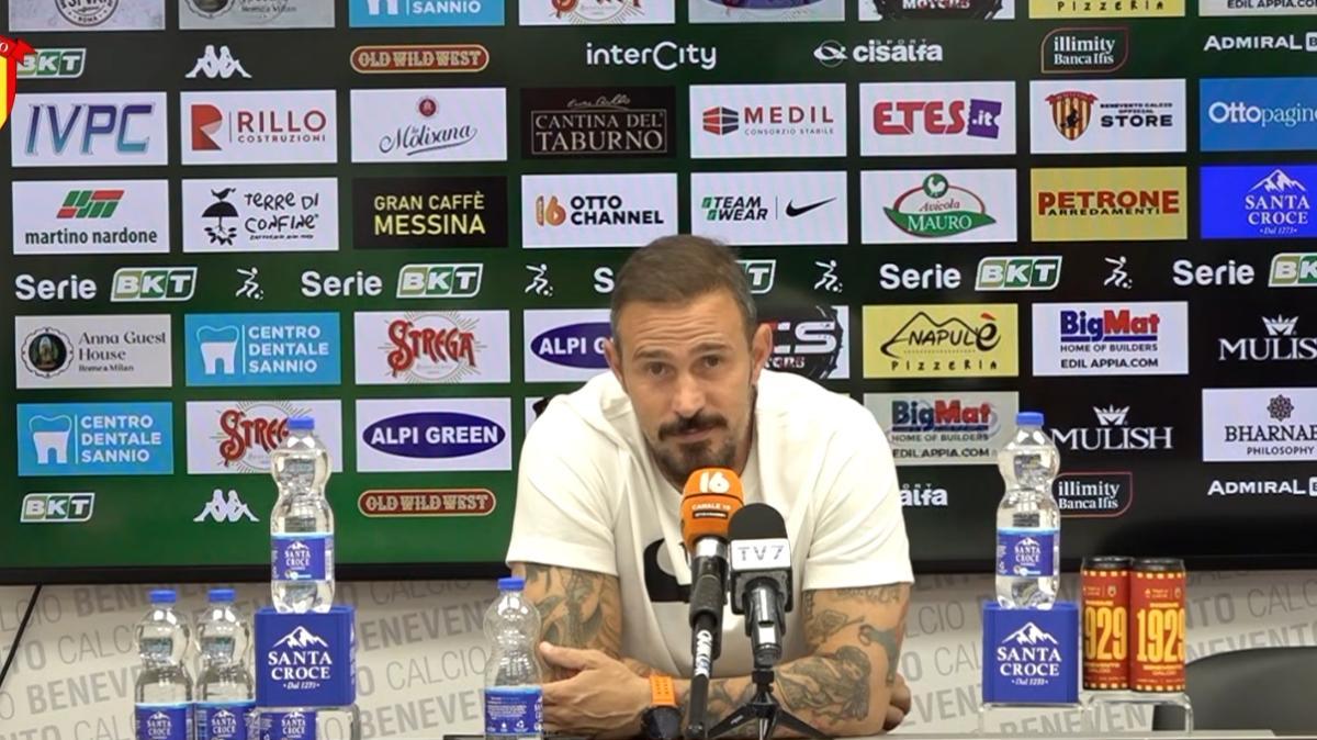 Verso Arezzo-Benevento, Floro Flores: «Non sottovalutiamo nessuno. Le mie emozioni? Le lascio in panchina»