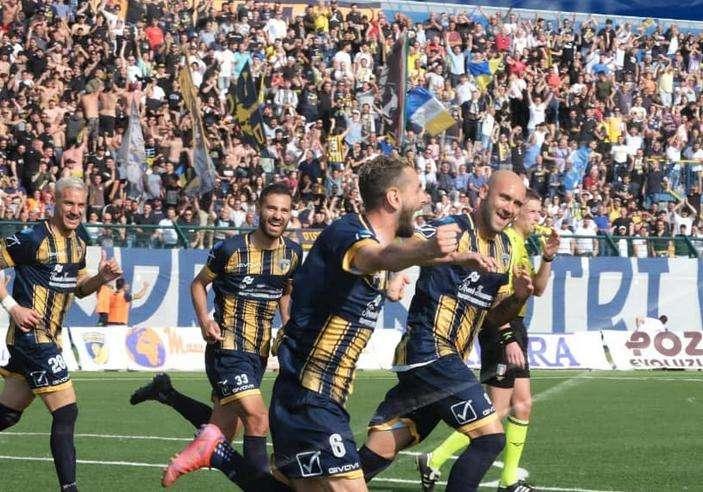 Il Giugliano cala il tris all'Audace Cerignola nella prima della Poule Scudetto