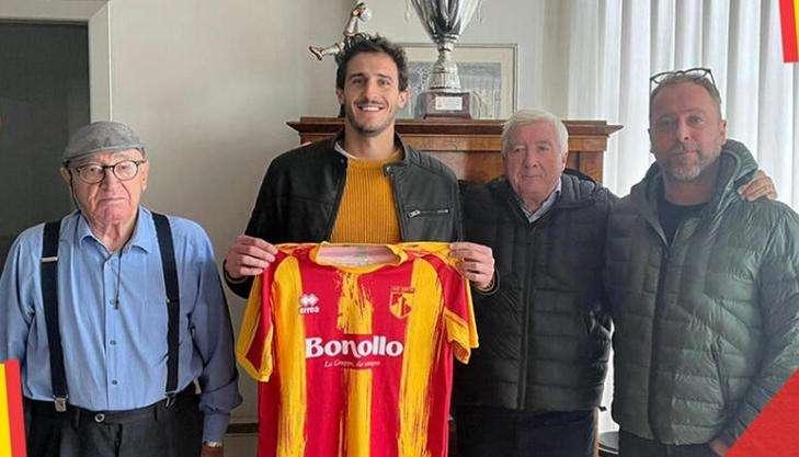 UFFICIALE: Colpaccio Este in attacco con un attaccante argentino