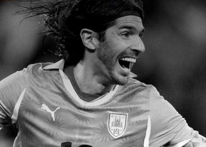 UFFICIALE: Il Loco Abreu continuerà a giocare nonostante i 44 anni