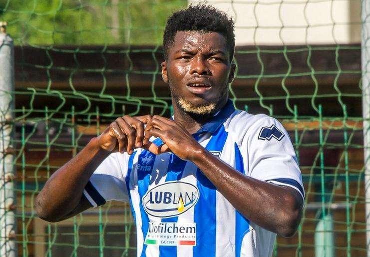 Calcio in lutto: calciatore muore a 21 anni per un tumore al fegato