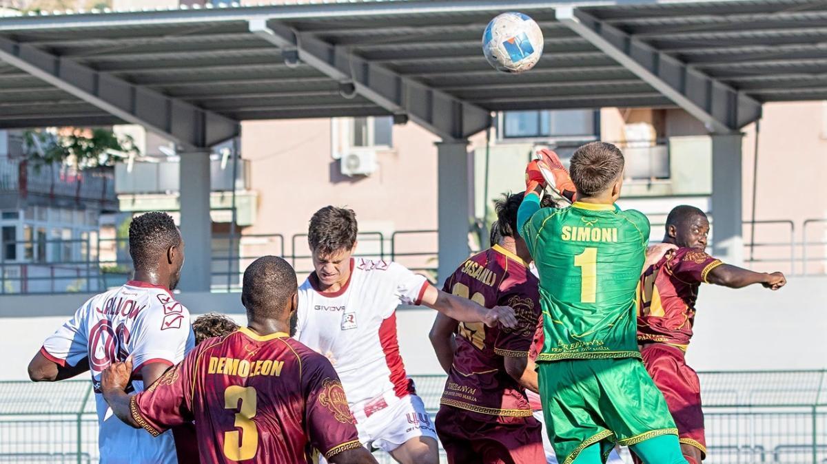 Serie D, girone I:  la Reggina si scopre umana. Vibonese in scia