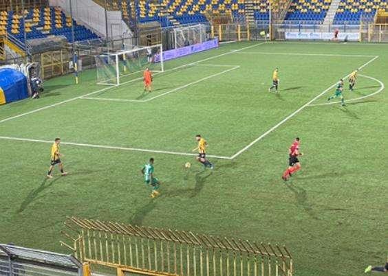 Esordio amaro la Juve Stabia si fa rimontare dal Monopoli e finsice ko