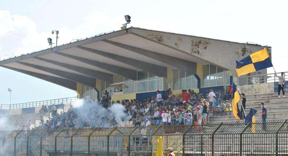 Angri-Scafatese, divieto di trasferta per i tifosi canarini