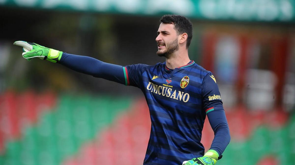 Ternana, rinnovo per Vitali e firma per Biondini: Mammarella al lavoro per blindare la difesa