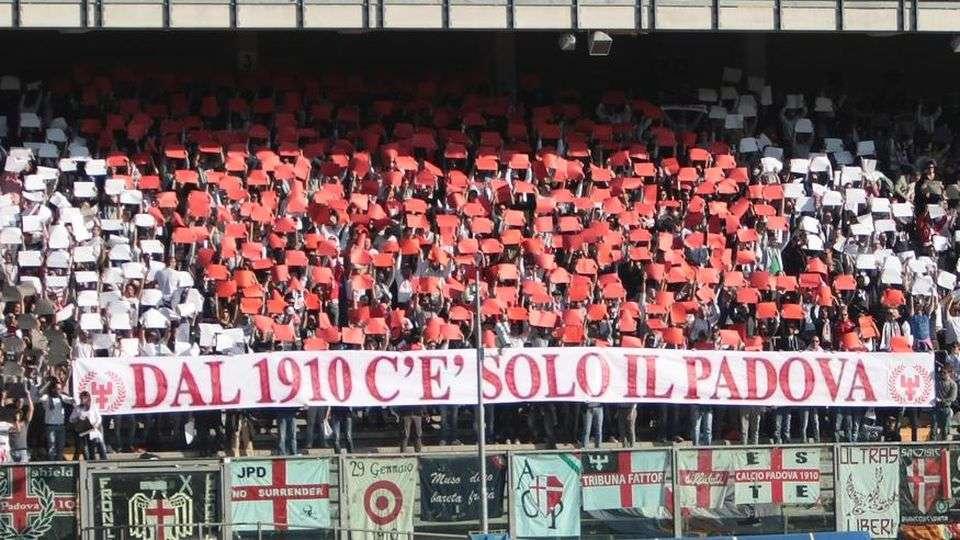 La marcia trionfale continua: Padova verso la B con un'onda biancoscudata al seguito