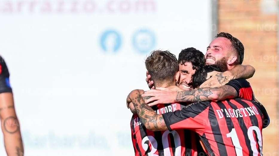 Nocerina, vittoria sofferta contro un tenace Gravina: molossi al comando