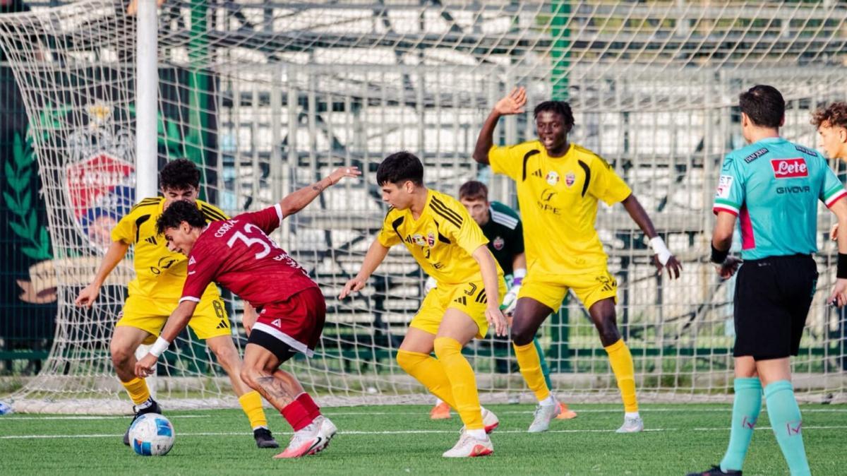 Il Real Aversa travolge L'Aquila: finisce 6-0, i normanni passano il turno