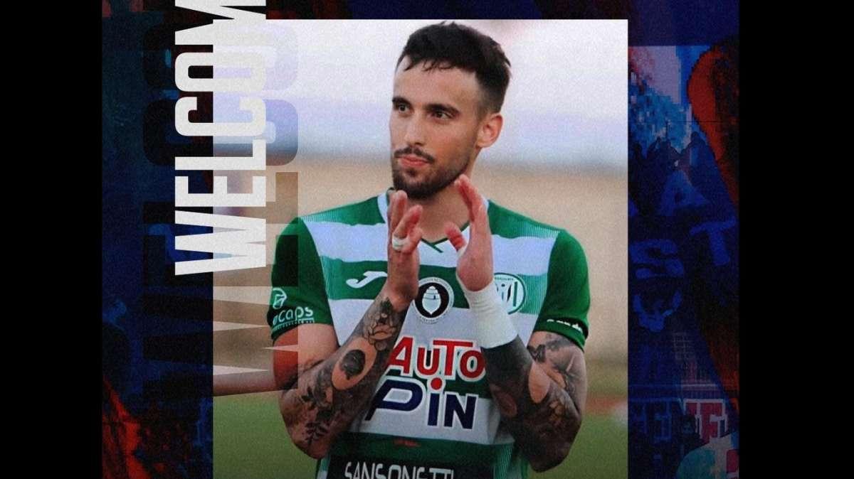 Adrian Castro torna al Canosa: l'esperto centrocampista spagnolo rinforza la rosa rossoblù
