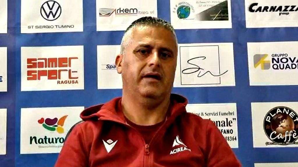Acireale, mister Costantino: «Da tre settimane stiamo facendo molto bene, tatticamente e tecnicamente»