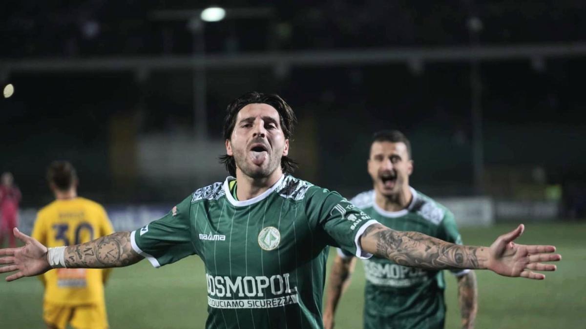 Asse di mercato tra Avellino e Catania: idea di scambio tra Cosimo Patierno e Kaleb Jimenez