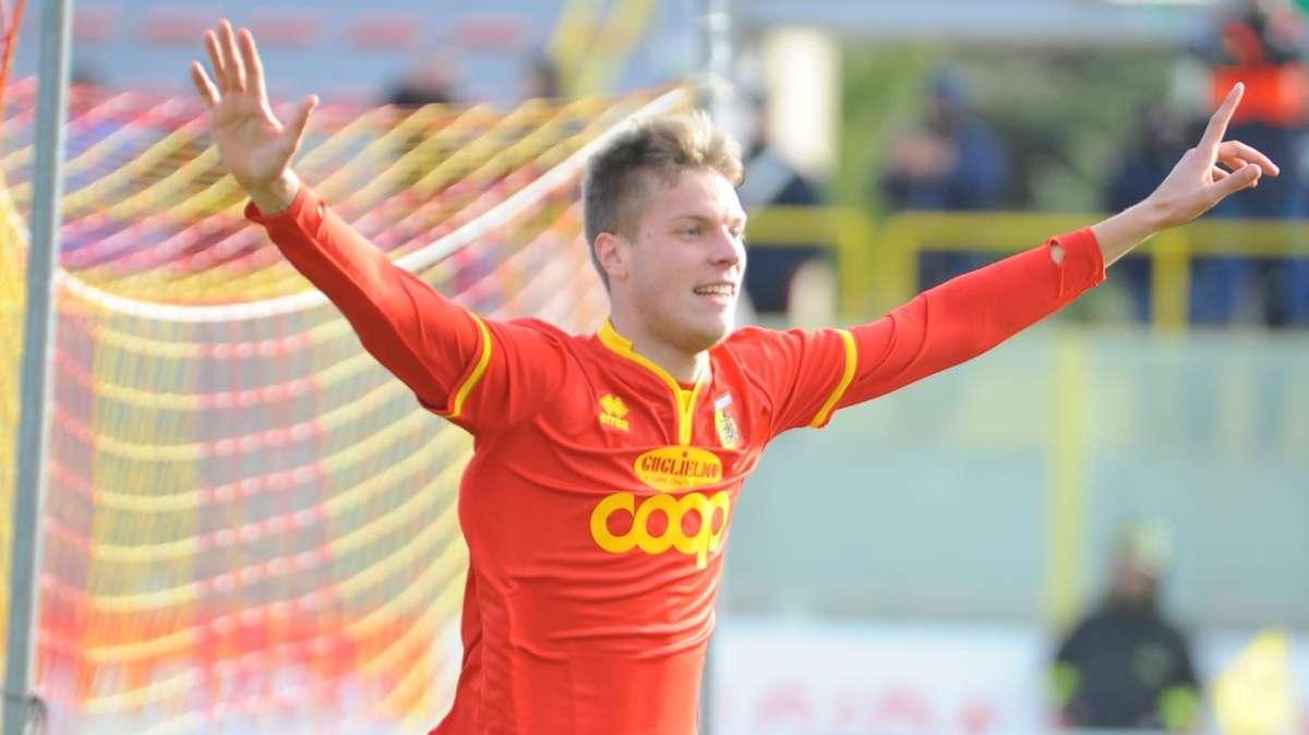 Catania, in arrivo un rinforzo dal Catanzaro