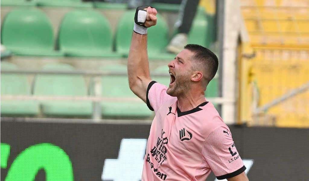Palermo, l'affare  può sbloccare l'uscita di Henry: la situazione