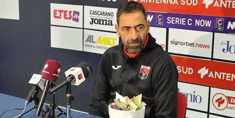 Taranto, mister Cazzarò: «Dobbiamo cambiare registro e dare di più»