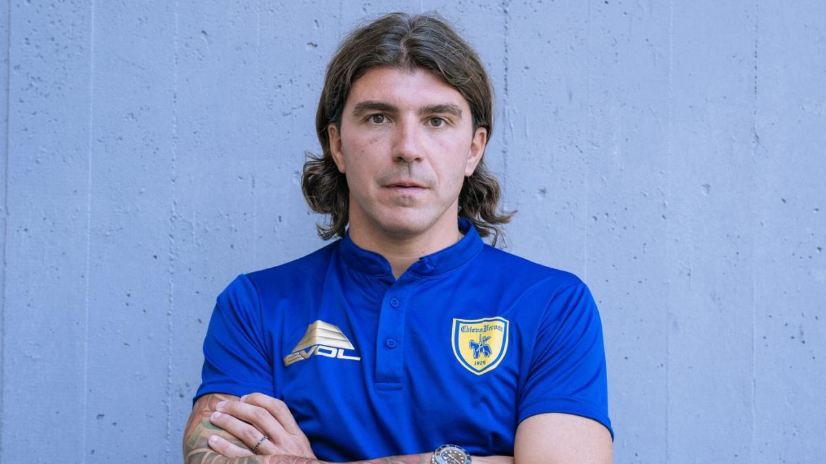 Chievo Verona, Alberto Paloschi rinnova: il bomber resta in gialloblù