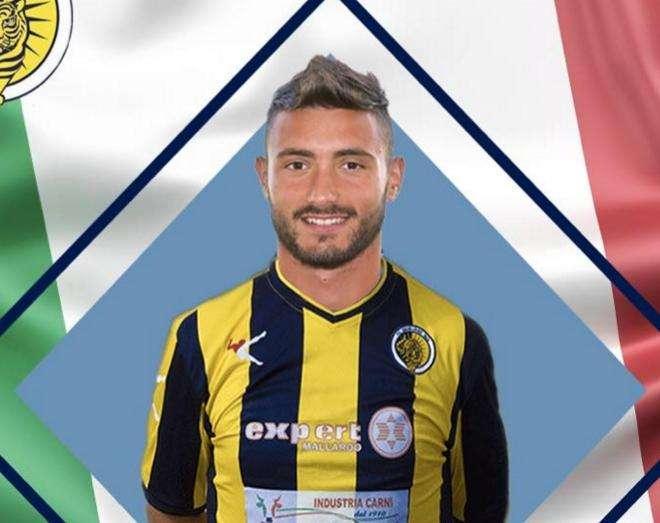 Giugliano, il club: "Nessuna riunione dirigenziale per muoverci sul mercato"