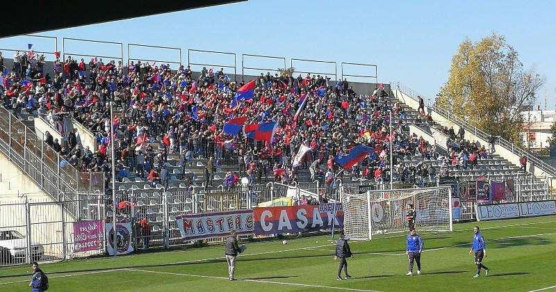 Casarano, solidarietà: domenica mercato di natale allo stadio