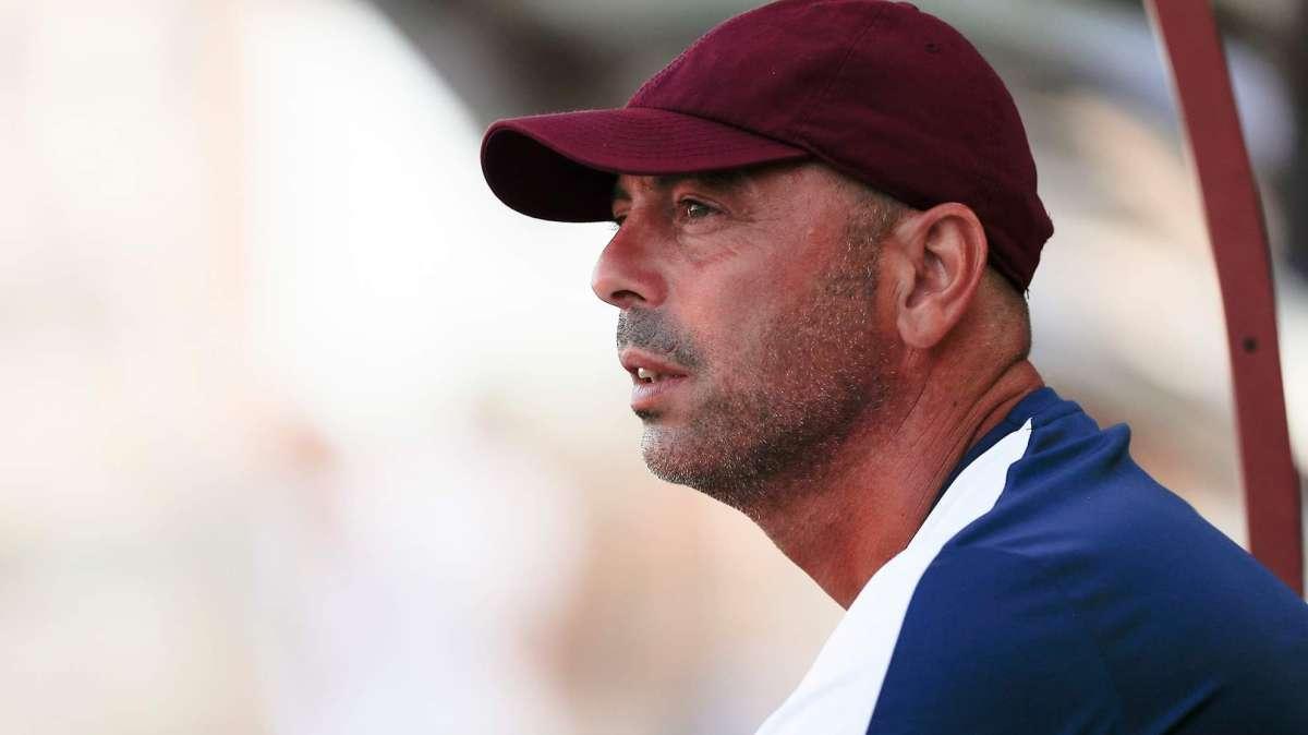 Crotone, rivoluzione in panchina: spunta il nome dell'ex capitano per il dopo Longo