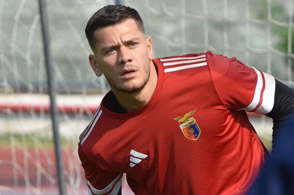 Victor De Lucia torna a casa: il portiere firma con la Casertana