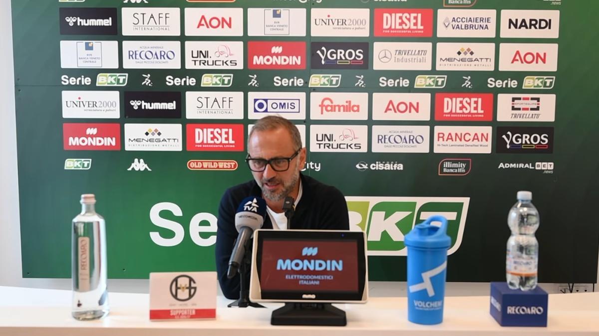 Vicenza, Gallo: «Ho isolato la squadra, mi prendo io le responsabilità. Ma quei 13 gol subiti non mi fanno dormire»