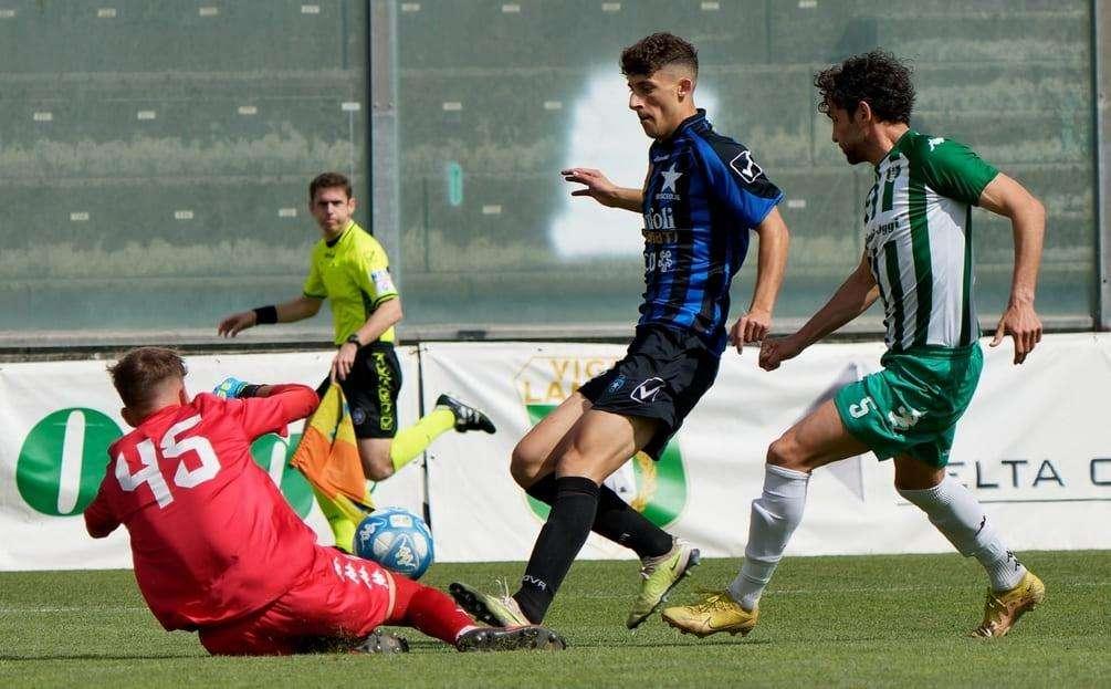 Il Bisceglie fa tre gol in casa della Vigor Lamezia che rimonta e pareggia