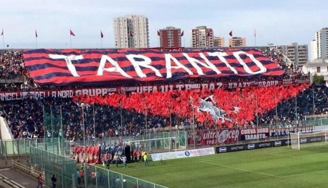 Taranto, passione infinita: 400 abbonamenti polverizzati in appena mezz'ora
