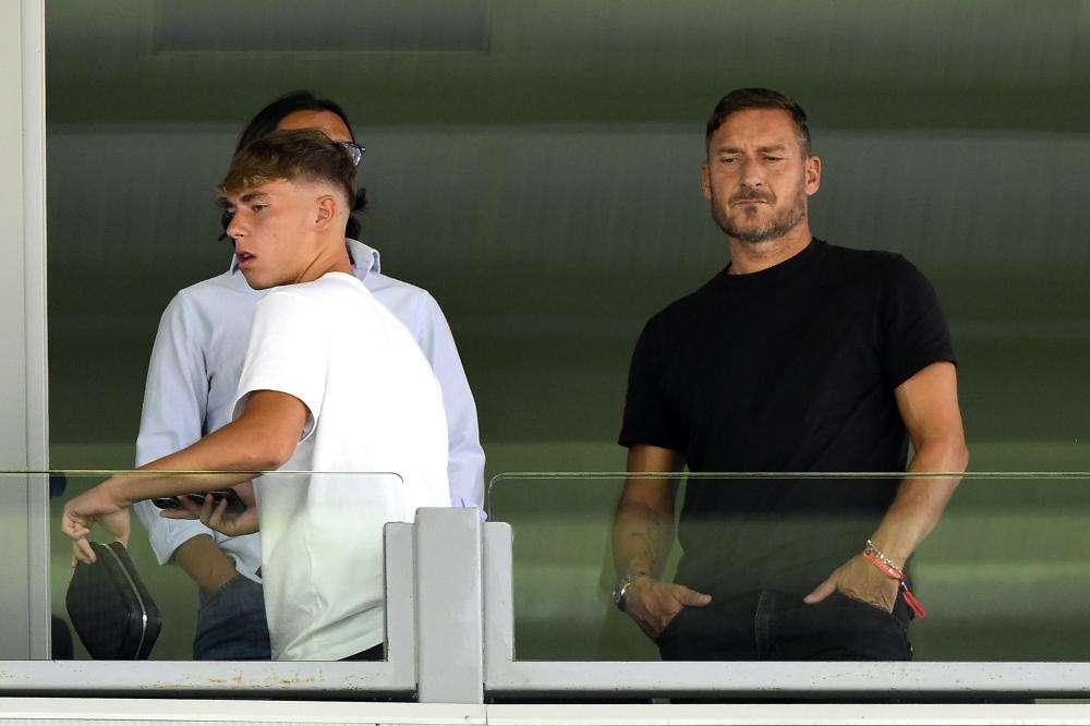 Cristian Totti appende le scarpette al chiodo! Lo attende un nuovo lavoro