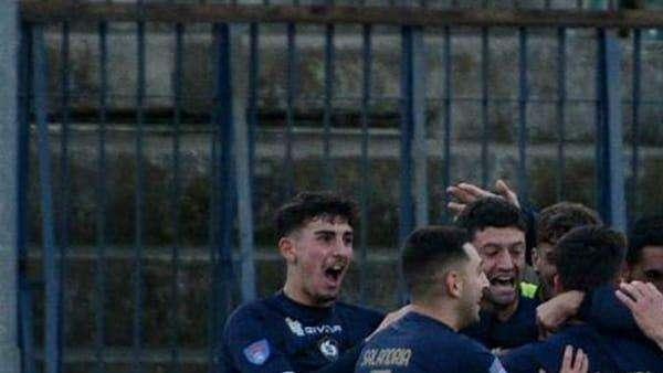 Il Brindisi sbaglia, la Cavese no: i metalliani vincono il big match e provano la fuga