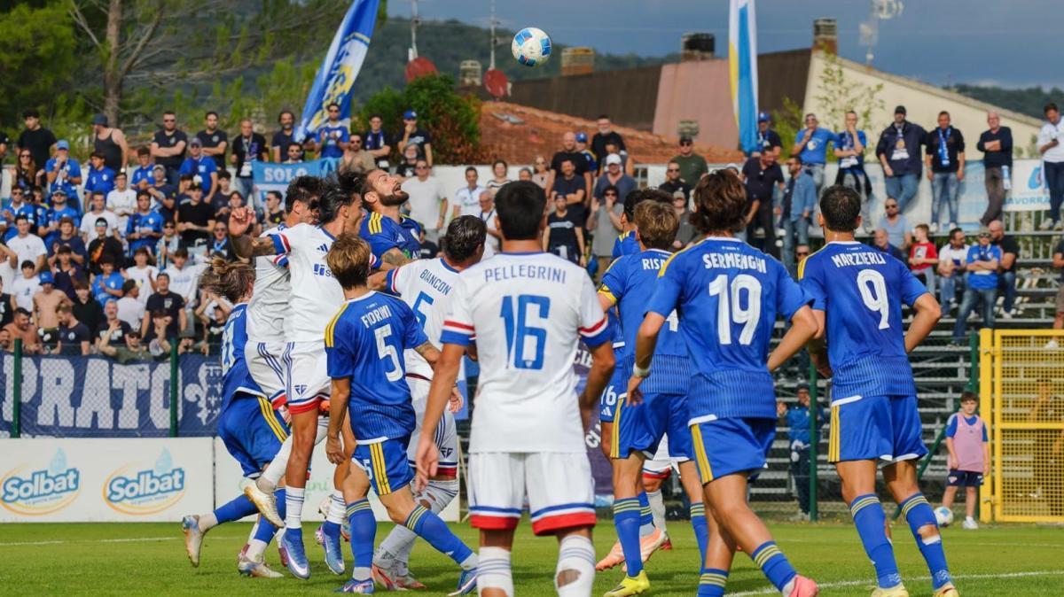 Botta e risposta al buio: il Prato prende gol su regalo, Pucci risponde subito tra le polemiche