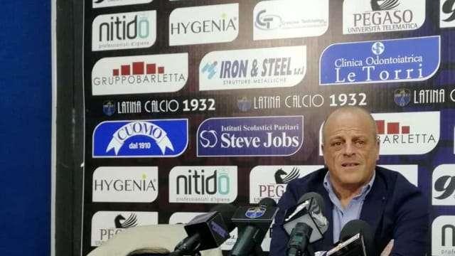 Latina, il ds Di Giuseppe: «Crotone e Catanzaro hanno sulla carta qualcosa in più»